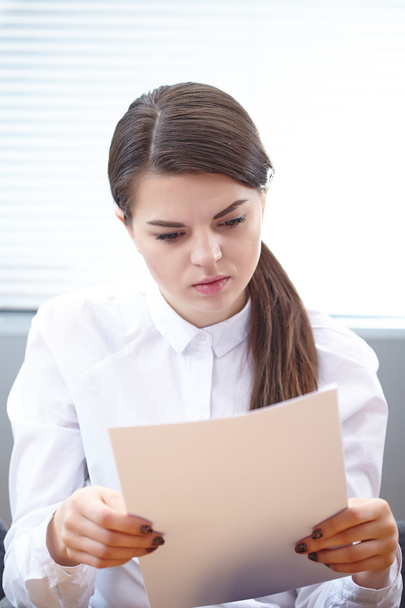 business woman working with documents - Foto, Imagen