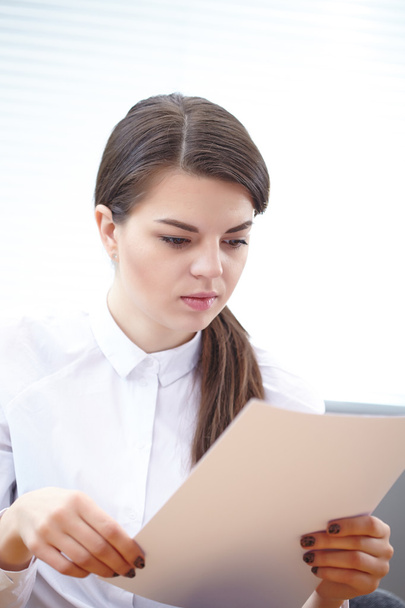 business woman working with documents - Фото, зображення