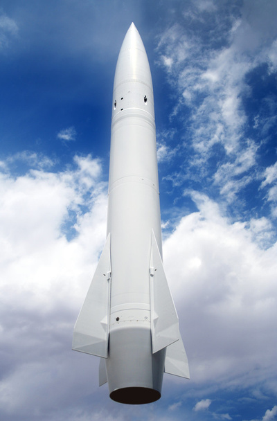 Um foguete branco
 - Foto, Imagem