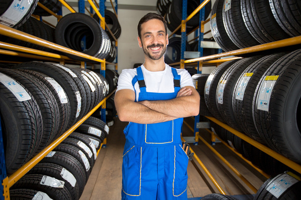 Portrait of  male auto mechanic - Фото, изображение
