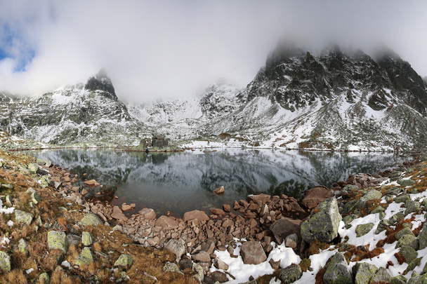 Beau lac de montagne dans les Hautes Tatras
 - Photo, image