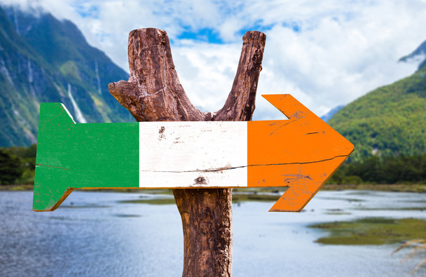 Bandera de Irlanda signo de madera
 - Foto, imagen