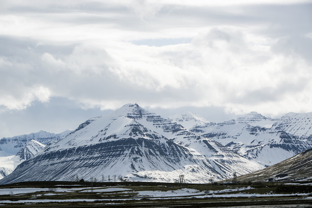 Snowy volcano mountain landscape in Iceland - Foto, Bild