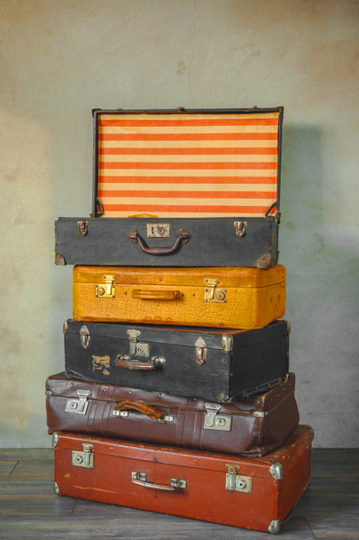 Vanhat matkalaukut
 - Valokuva, kuva