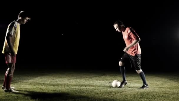 Fußballer starten das Spiel in Zeitlupe - Filmmaterial, Video