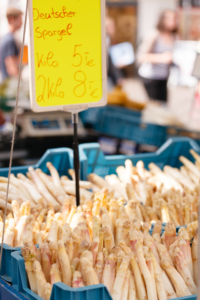 Fresh asparagus at market - Foto, immagini