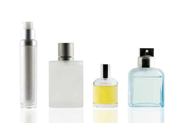 Frasco de perfume aislado fondo blanco, utilizar camino de recorte
. - Foto, imagen