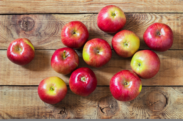 Apples on wooden background - Zdjęcie, obraz