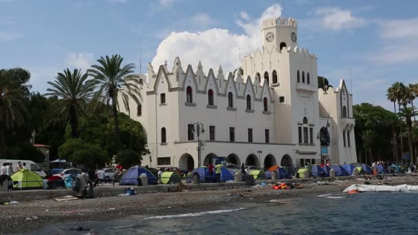 Zelte für Kriegsflüchtlinge auf der Insel - Filmmaterial, Video
