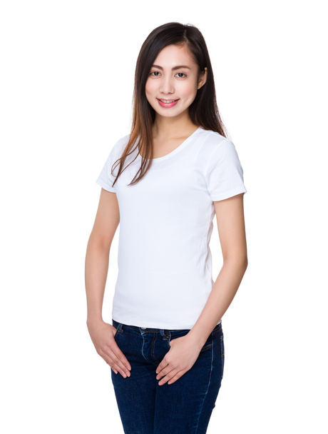 Asian young woman in white t-shirt - Foto, afbeelding