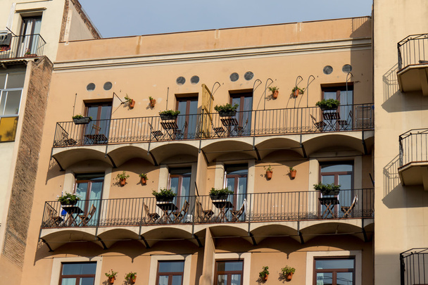 facade of a residential building in Barcelona - Zdjęcie, obraz