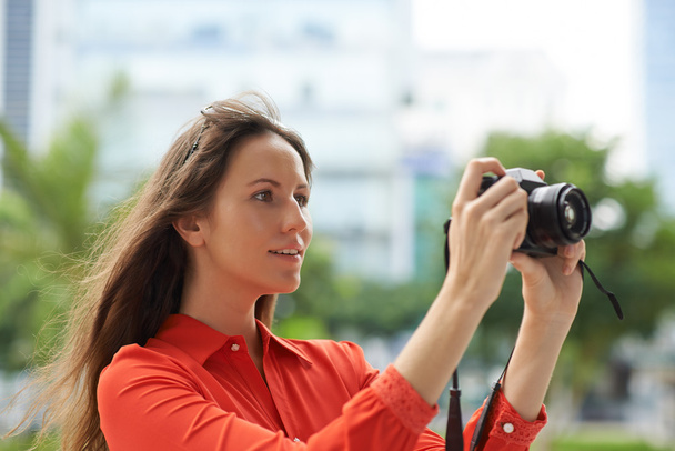 Femme prenant des photos
 - Photo, image