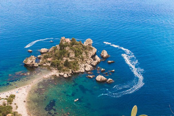Italië: Luchtfoto van eiland en Isola Bella - Foto, afbeelding