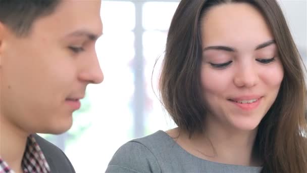 Close-up gezicht jonge Business man en vrouw - Video