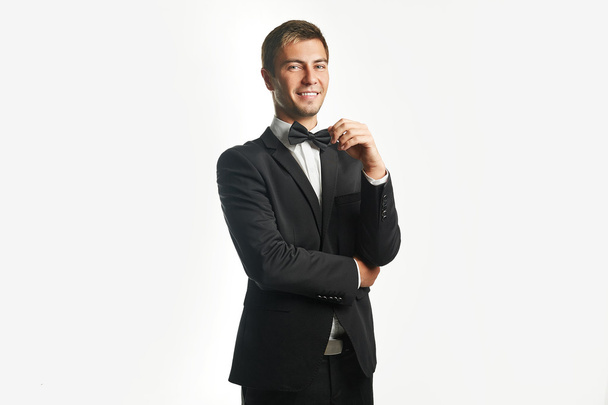 Fiatal üzletember fehér háttér - Fotó, kép