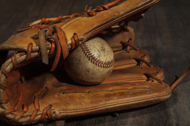 Béisbol en fondo madera - Foto, Imagen