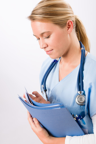 Medical person: Nurse or young doctor female - Foto, Bild