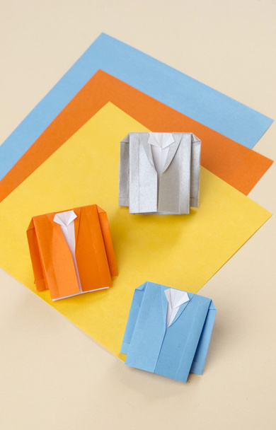 origami une veste de costume pour homme avec une chemise
 - Photo, image