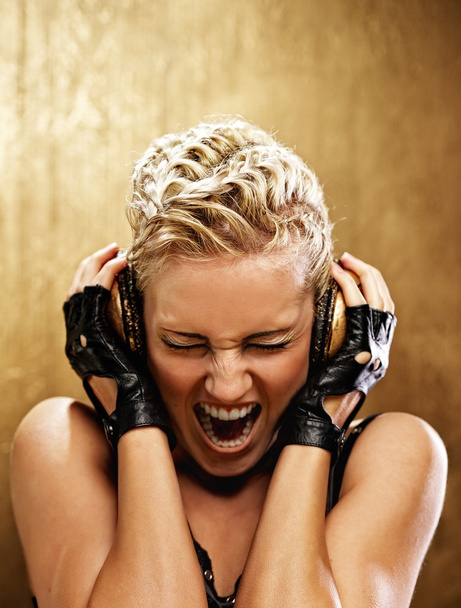 Панк дівчина з навушниками
 - Фото, зображення