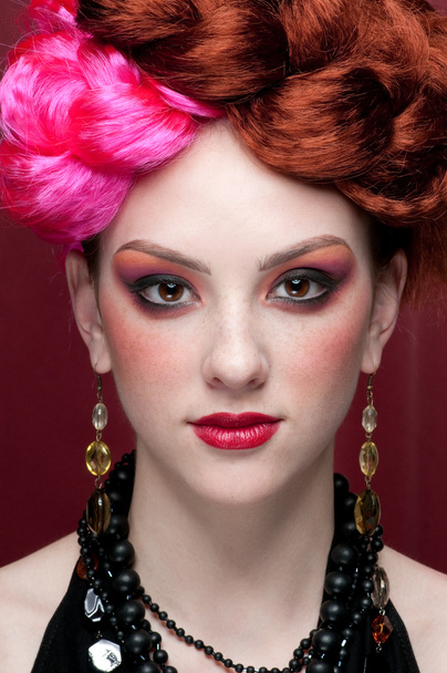 Closeup portret van mode meisje gezicht met juweel - Foto, afbeelding
