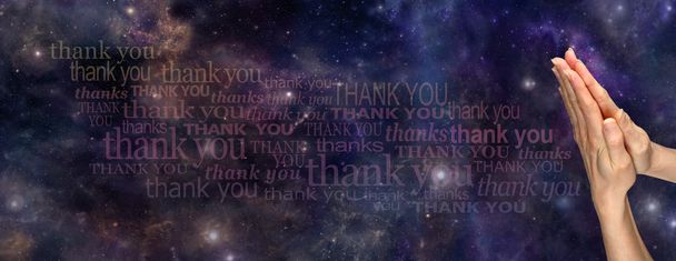 Молитва благодарности Вселенной
 - Фото, изображение
