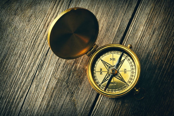 Античный латунный компас
 - Фото, изображение
