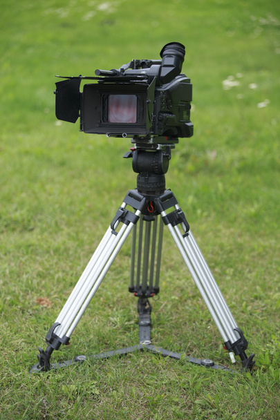 Камера на штативе
 - Фото, изображение