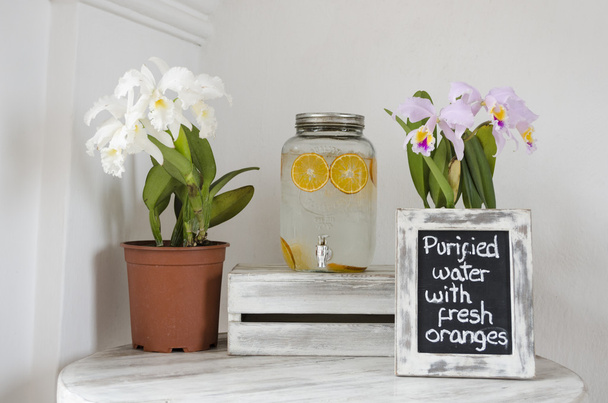 Orkide ve portakal suyu dekorasyon - Fotoğraf, Görsel