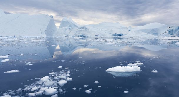 Gletscher und Eisberge der Antarktis - Foto, Bild