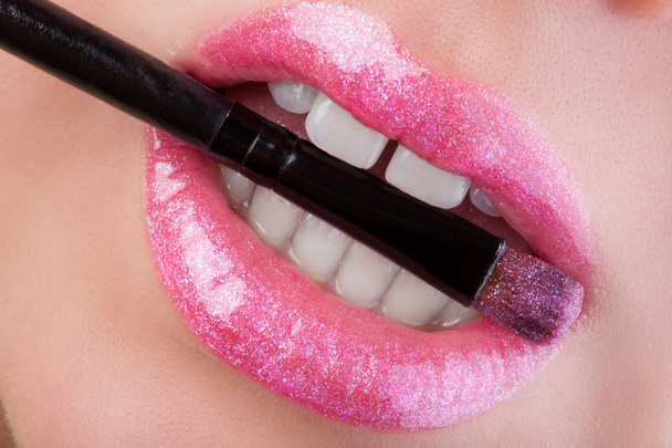 Lippen met roze glitter. - Foto, afbeelding