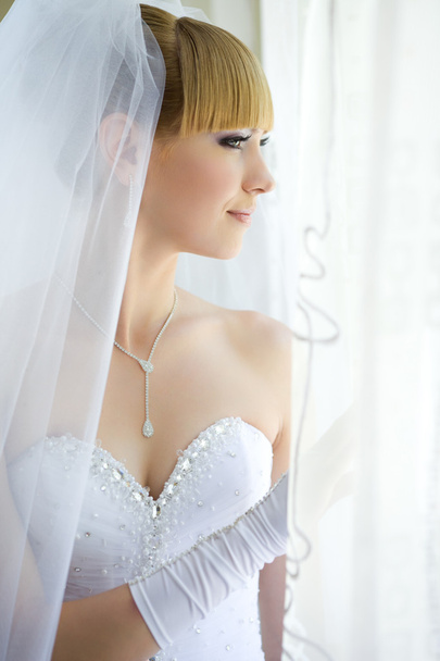 okouzlující mladá nevěsta - Fotografie, Obrázek