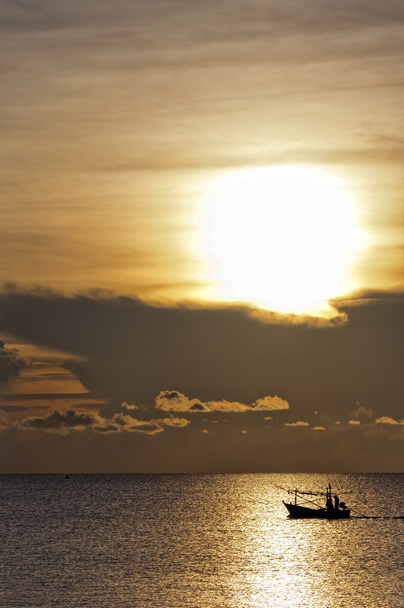 Sunrise barco de pesca
 - Foto, Imagem