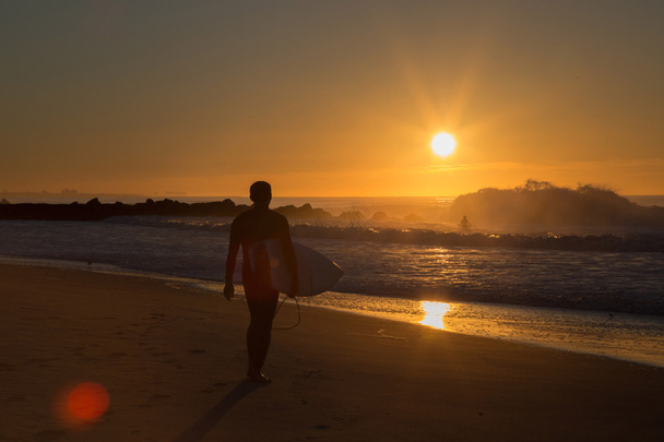 Sunrise surf session - Фото, изображение