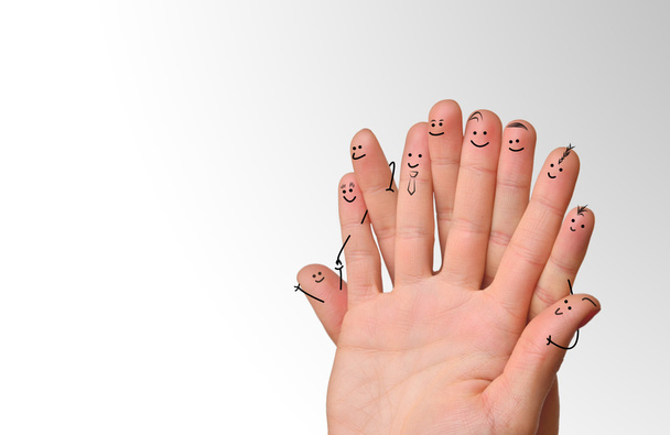 Gelukkig groep vinger smileys. Vingers die vertegenwoordigen een sociaal netwerk - Foto, afbeelding
