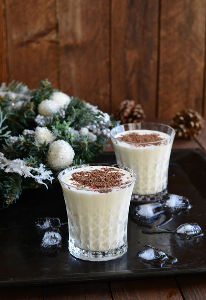Cocktail gelato su sfondo natalizio
 - Foto, immagini