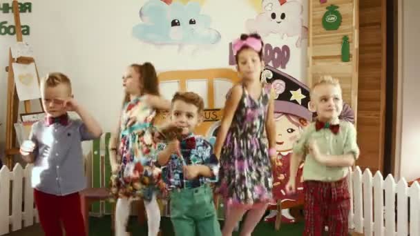 Lasten tanssibileet
 - Materiaali, video
