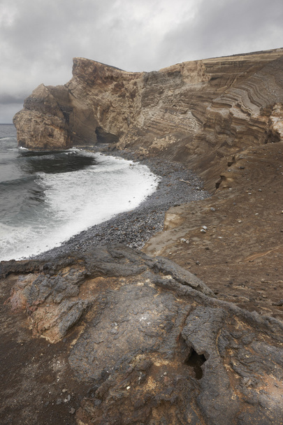 Αζόρες ηφαιστειογενής ακτογραμμή τοπίο στο νησί Faial. Πόντα dos C - Φωτογραφία, εικόνα