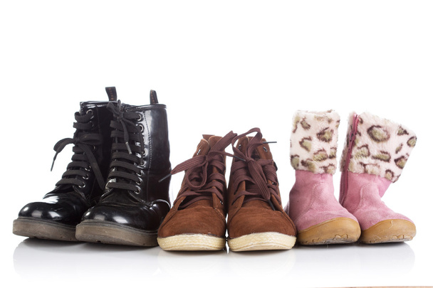 Grupo de botas bonitas para niño
 - Foto, Imagen
