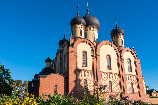Convento de Dormição Kuremae. Estónia
 - Foto, Imagem