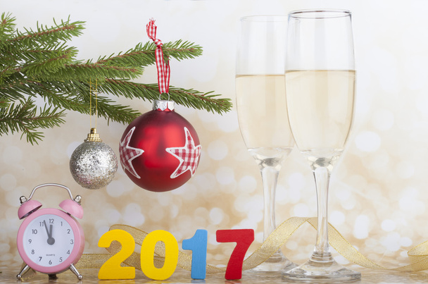 La tarjeta de Año Nuevo, la decoración navideña
 - Foto, Imagen
