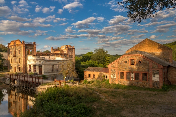 Руины старой мельницы, Винница, Украина
 - Фото, изображение