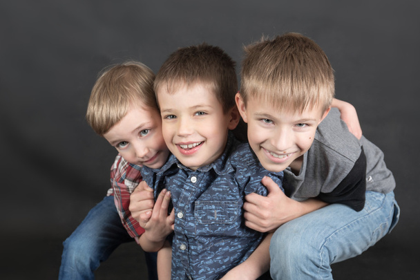Три брата
 - Фото, изображение
