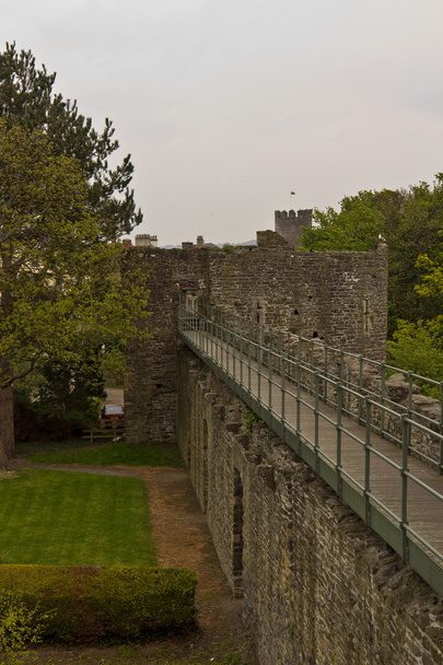 Středověké kamenné zdi obklopující velšský města Conwy - Fotografie, Obrázek