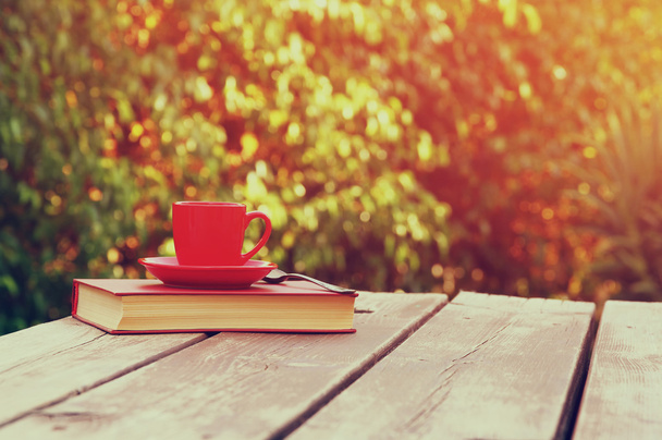 coffee cup and book - Фото, зображення
