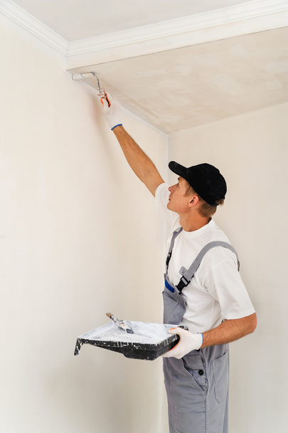 Painting walls and ceilings - Foto, Imagen