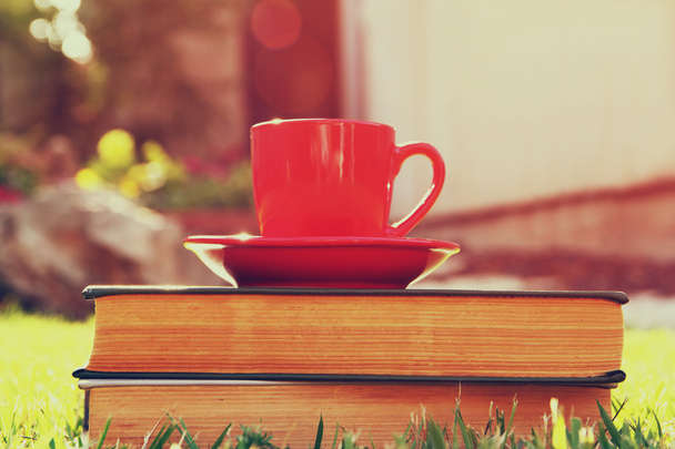 tasse de café et livre
 - Photo, image