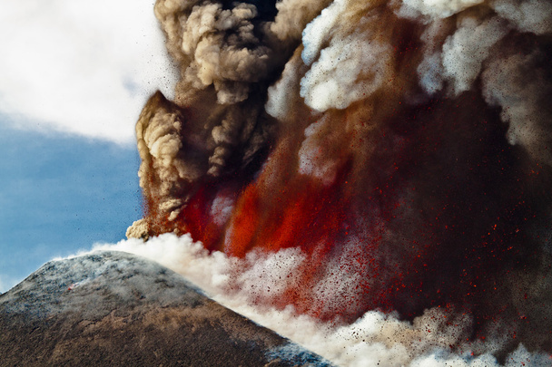 Виверження вулкана Етна
 - Фото, зображення