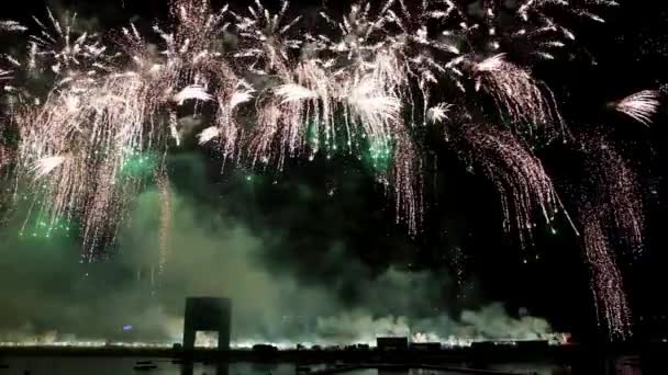 Laser e fogos de artifício em Moscú, Rússia
 - Filmagem, Vídeo