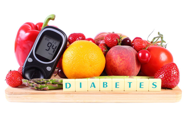 Glucose meter with fruits and vegetables, healthy nutrition, diabetes - Фото, зображення