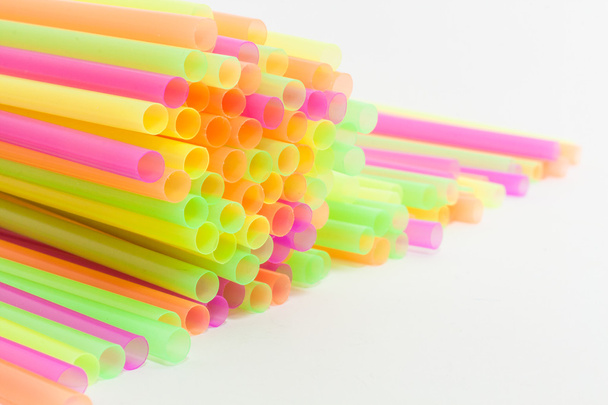 Яскраві кольори питної соломи пластикового типу
 - Фото, зображення